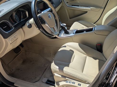 Used 2015 Volvo V60 T5 Premier FWD image 6