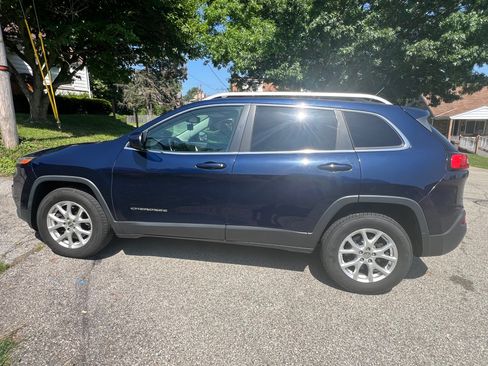 Used 2014 Jeep Cherokee Latitude AWD/4WD image 5