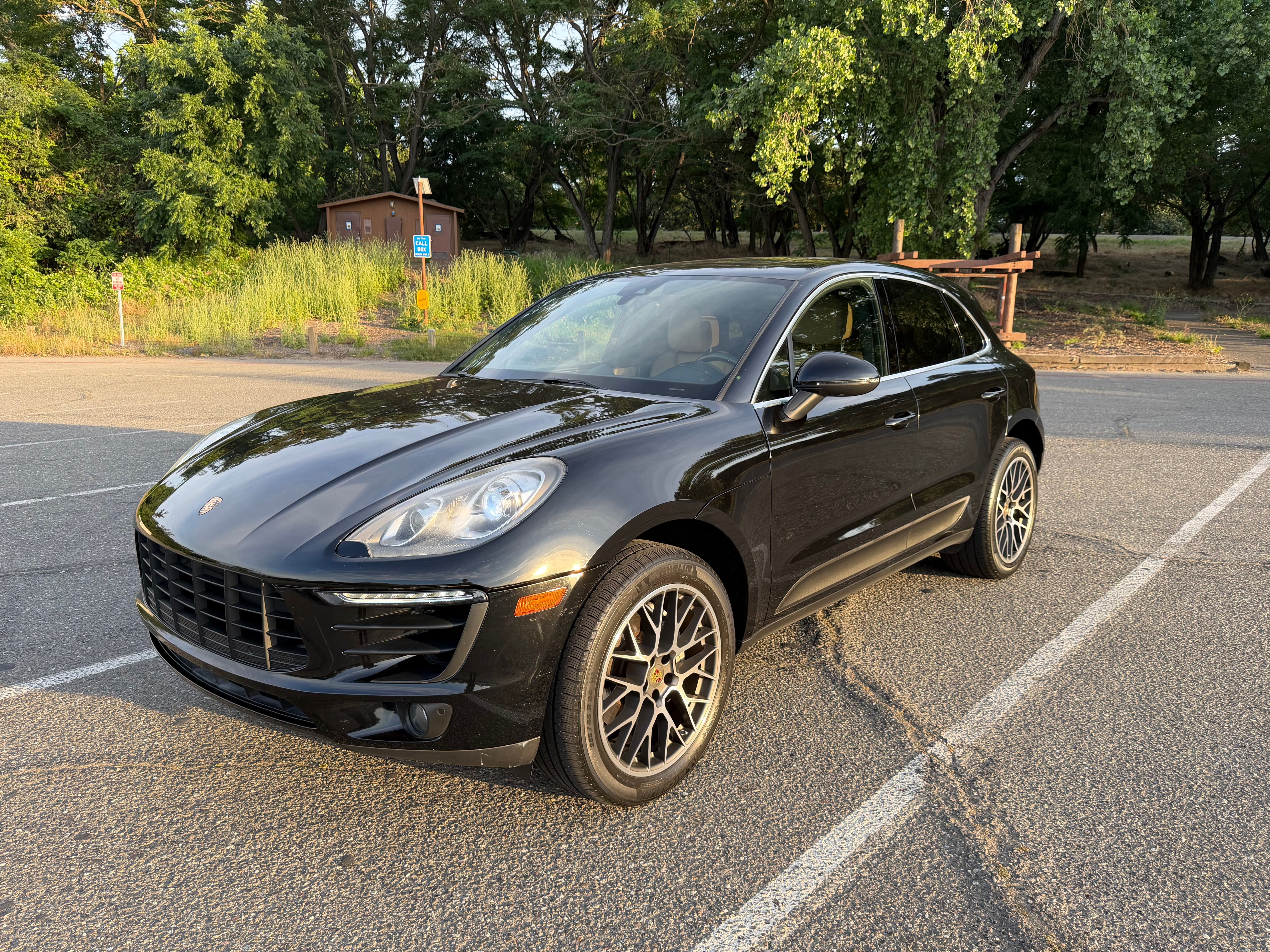 Used 2017 Porsche Macan S AWD/4WD image 1
