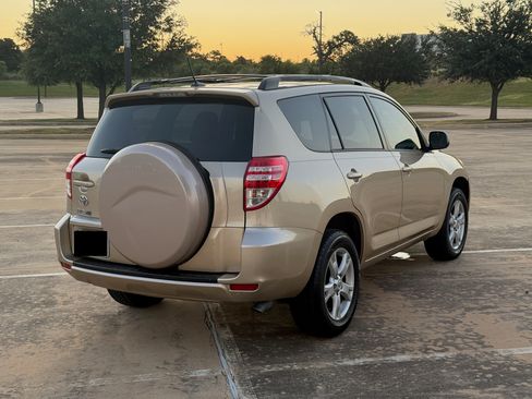 Used 2012 Toyota RAV4 FWD image 6