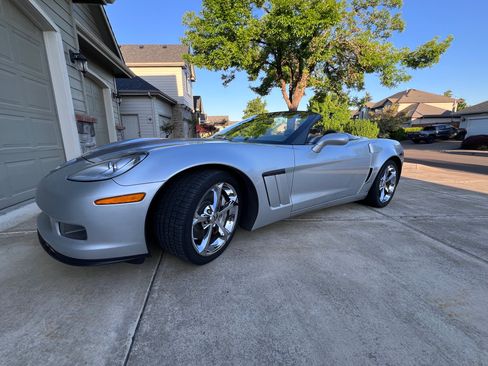 Used 2012 Chevrolet Corvette Grand Sport w/ 3LT Preferred Equipment Group RWD image 11