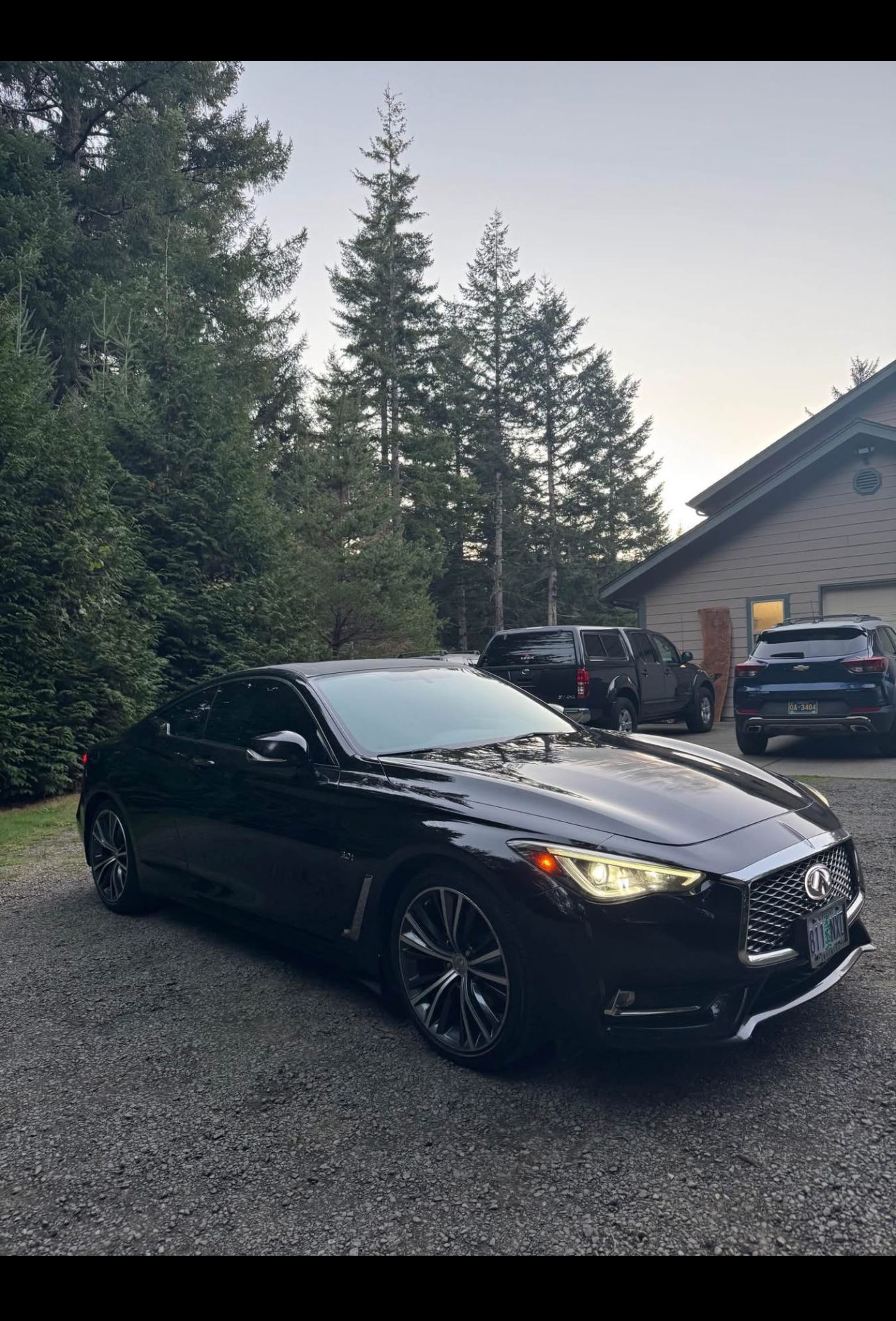 Used 2017 INFINITI Q60 3.0t w/ Premium Plus Package 3.0T AWD/4WD image 2