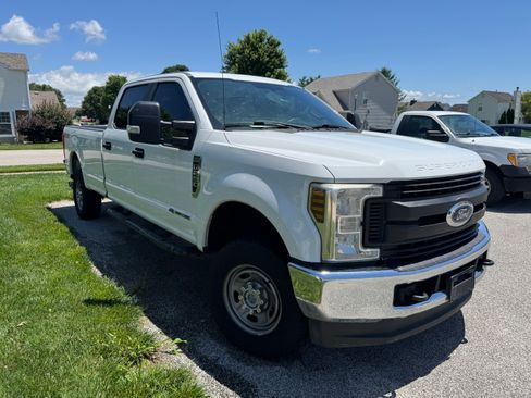 Used 2018 Ford F250 XL w/ Power Equipment Group AWD/4WD image 2