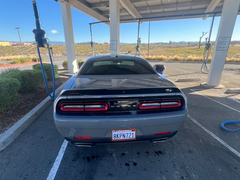 Used 2018 Dodge Challenger R/T w/ Blacktop Package image 5