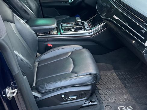 Used 2019 Audi Q8 Prestige w/ Luxury Package image 6
