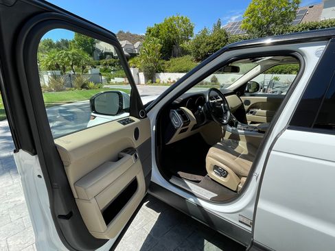 Used 2014 Land Rover Range Rover Sport HSE AWD/4WD image 11