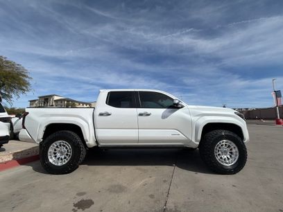 Used 2024 Toyota Tacoma Limited w/ Limited Package (LT)
