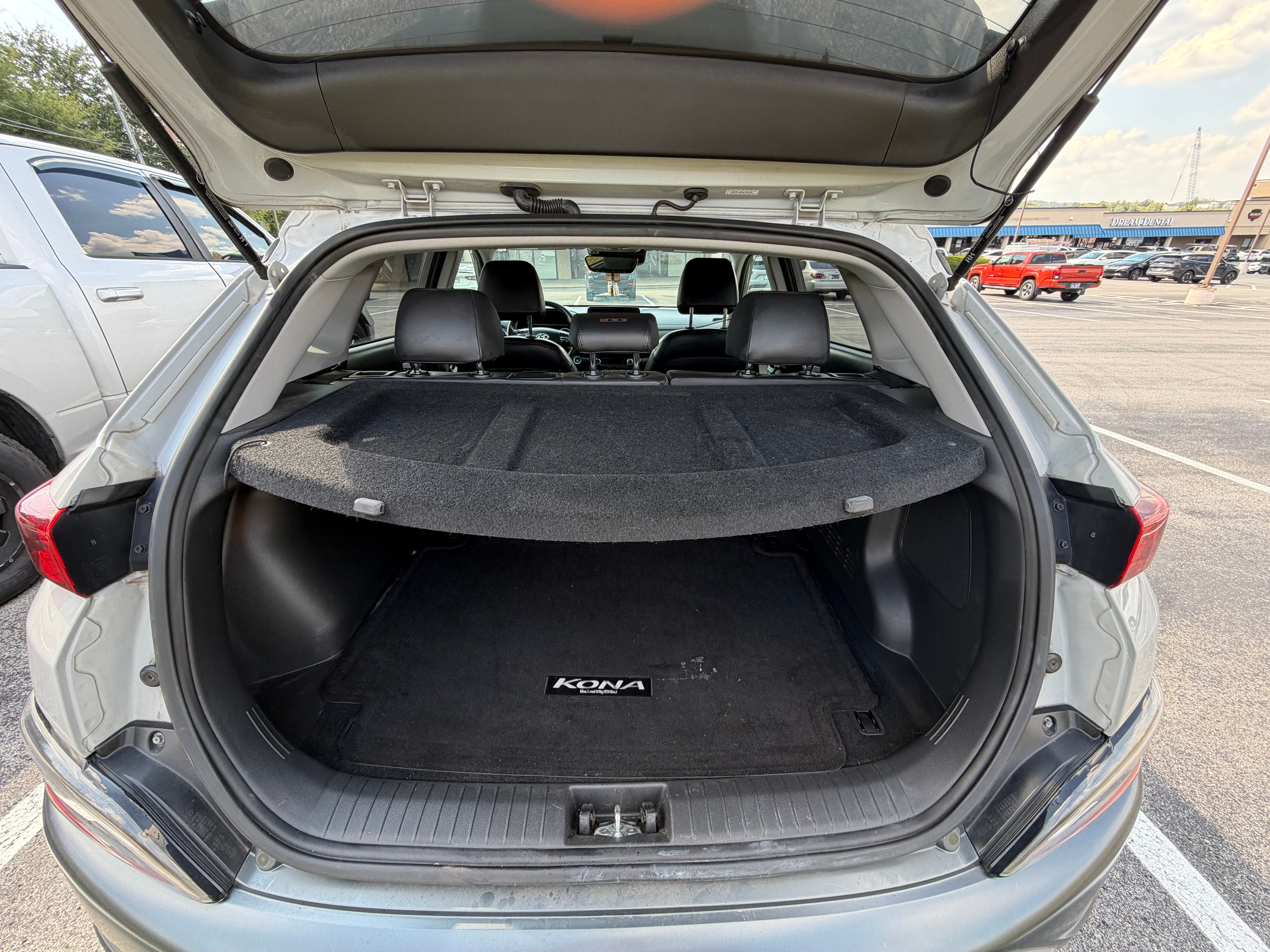 Used 2022 Hyundai Kona Limited AWD/4WD image 17