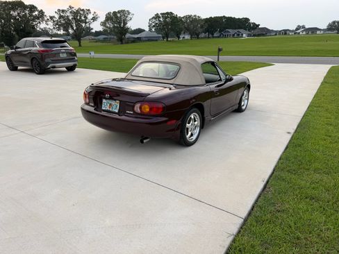 Used 2000 MAZDA MX-5 Miata RWD image 10