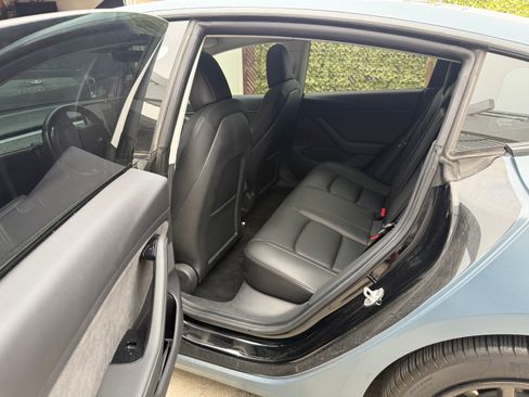 Used 2019 Tesla Model 3 Long Range RWD image 10
