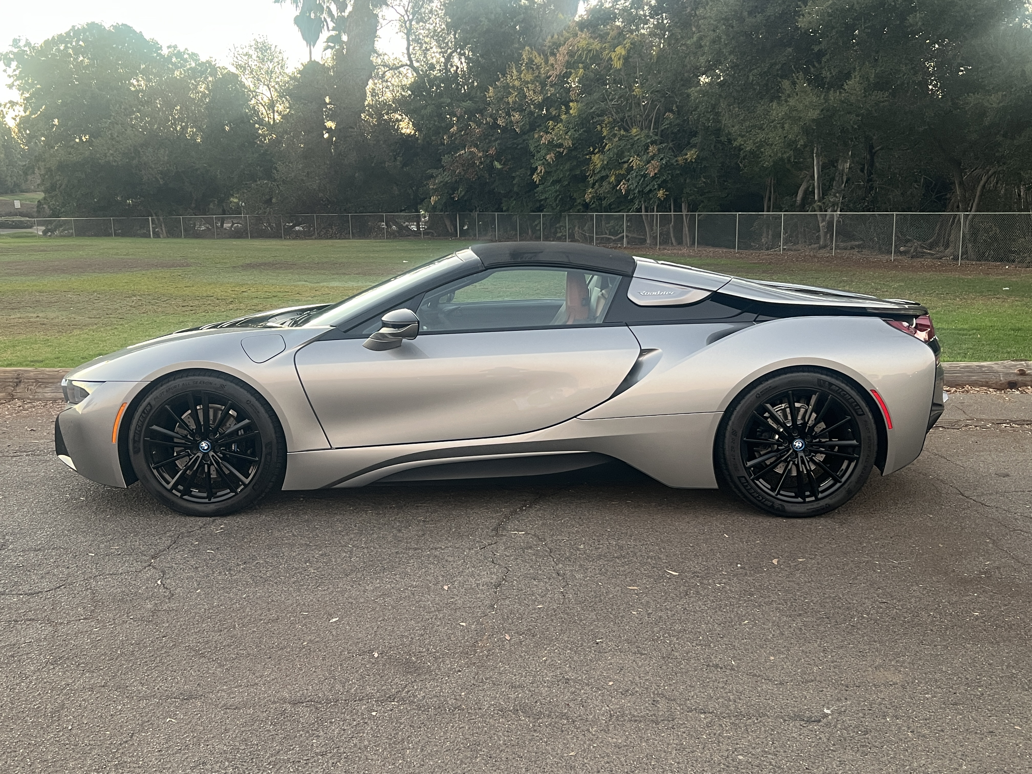Used 2019 BMW i8 Roadster AWD/4WD image 21