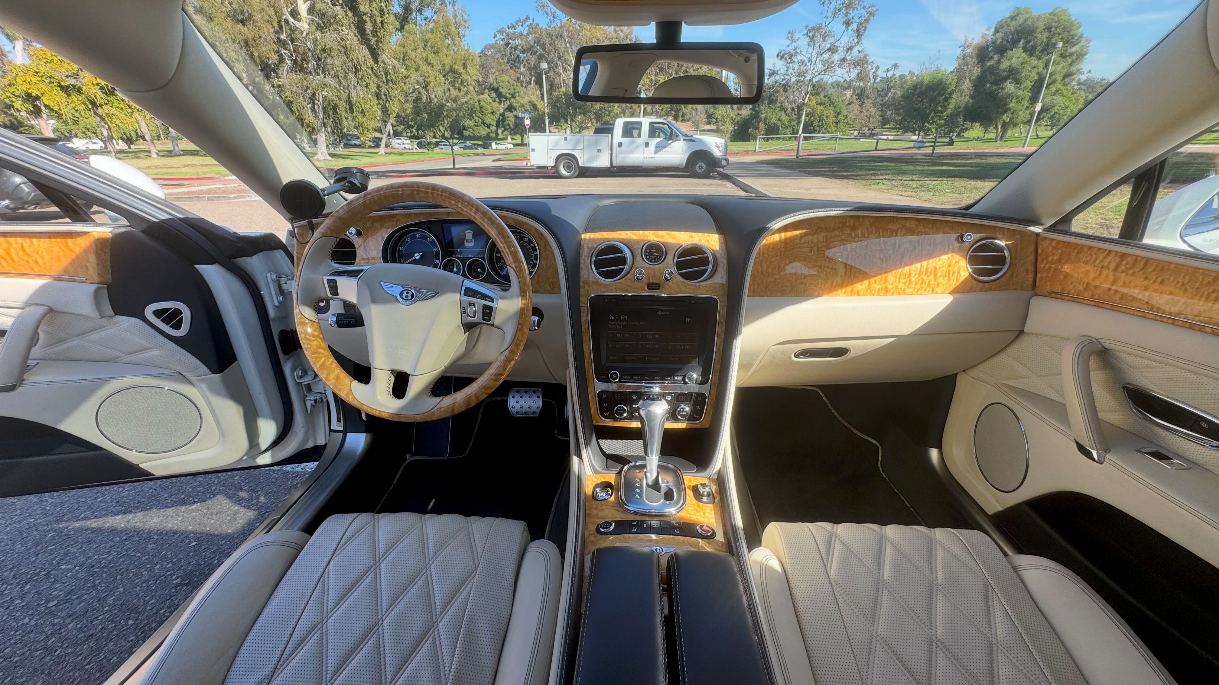 Used 2014 Bentley Flying Spur W12 AWD/4WD image 1