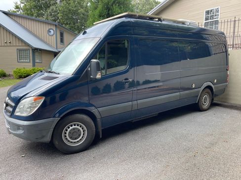 Used 2013 Mercedes-Benz Sprinter 2500 image 1