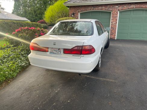 Used 2000 Honda Accord LX image 3