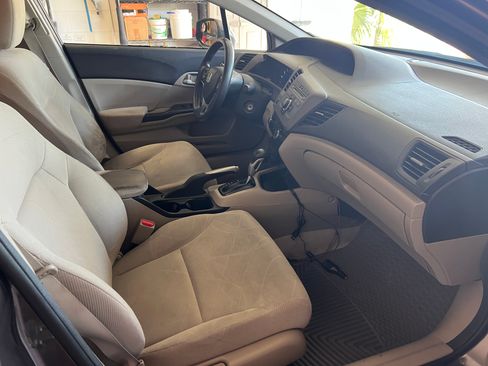Used 2012 Honda Civic LX image 2
