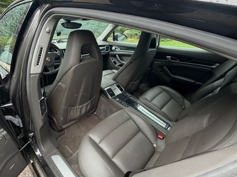 Used 2015 Porsche Panamera 4 AWD/4WD image 23