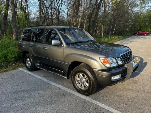 Used 2002 Lexus LX 470 4WD image 2
