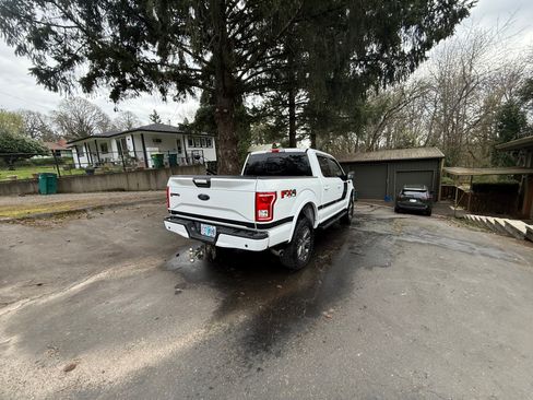 Used 2017 Ford F150 XLT w/ Equipment Group 302A Luxury image 5