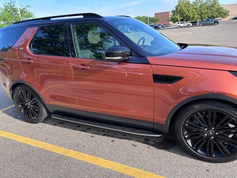 Used 2019 Land Rover Discovery HSE AWD/4WD image 4