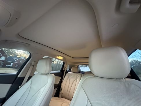 Used 2020 Lincoln Nautilus Reserve w/ Equipment Group 201A image 6