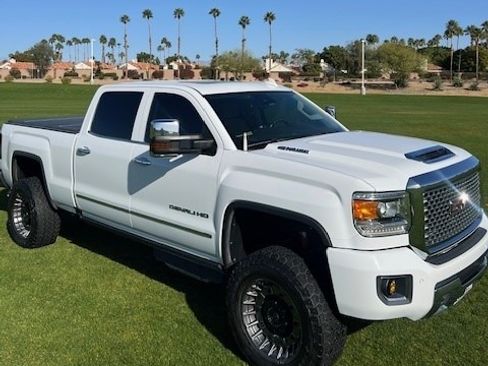 Used 2017 GMC Sierra 2500 Denali w/ Duramax Plus Package image 32