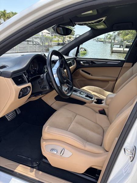 Used 2018 Porsche Macan Sport Edition AWD/4WD image 11