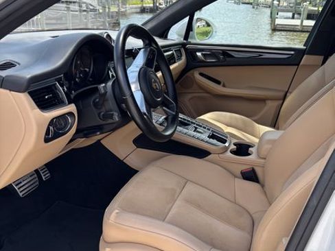 Used 2018 Porsche Macan Sport Edition AWD/4WD image 11
