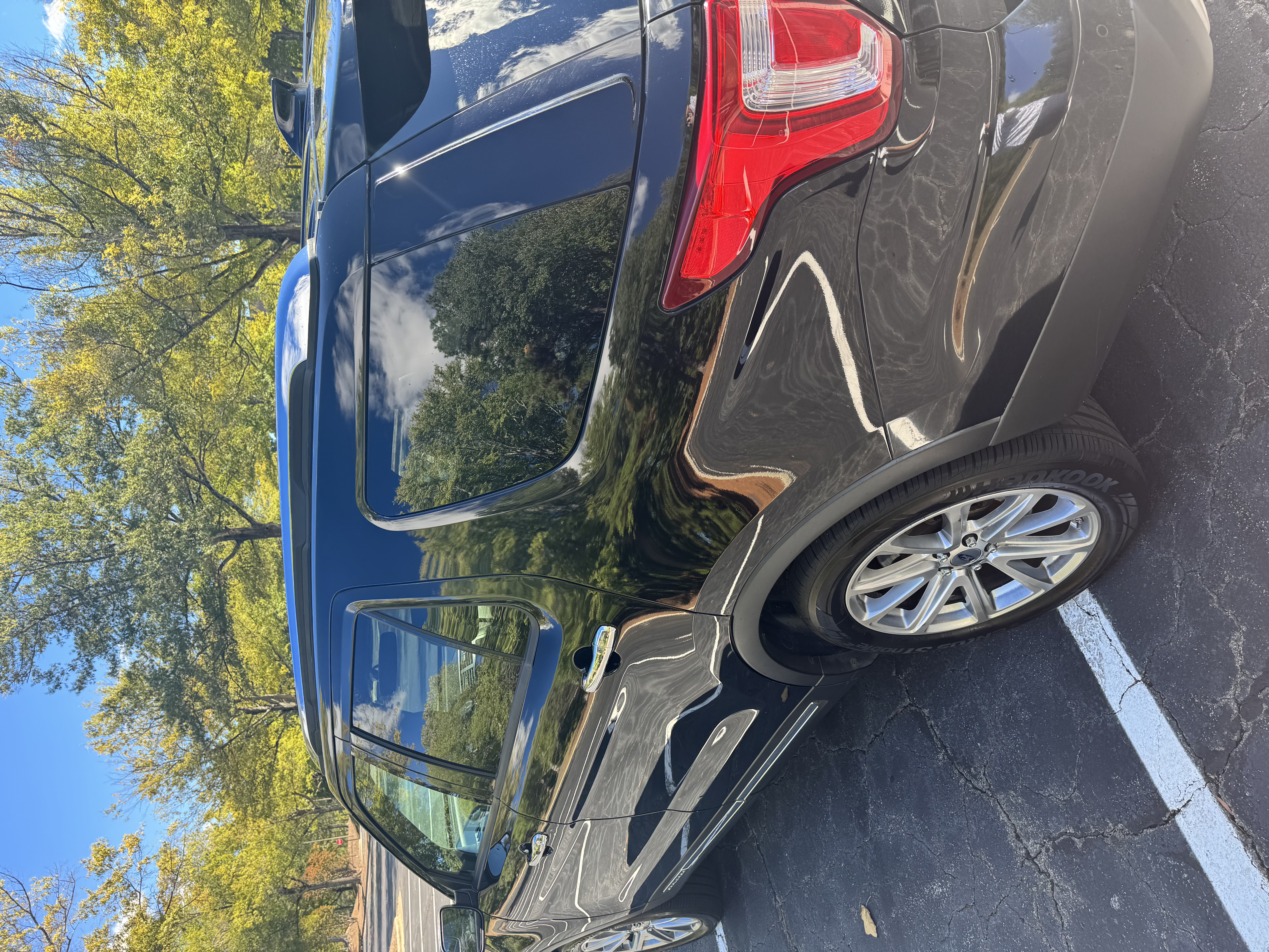 Used 2017 Ford Explorer Limited FWD image 12