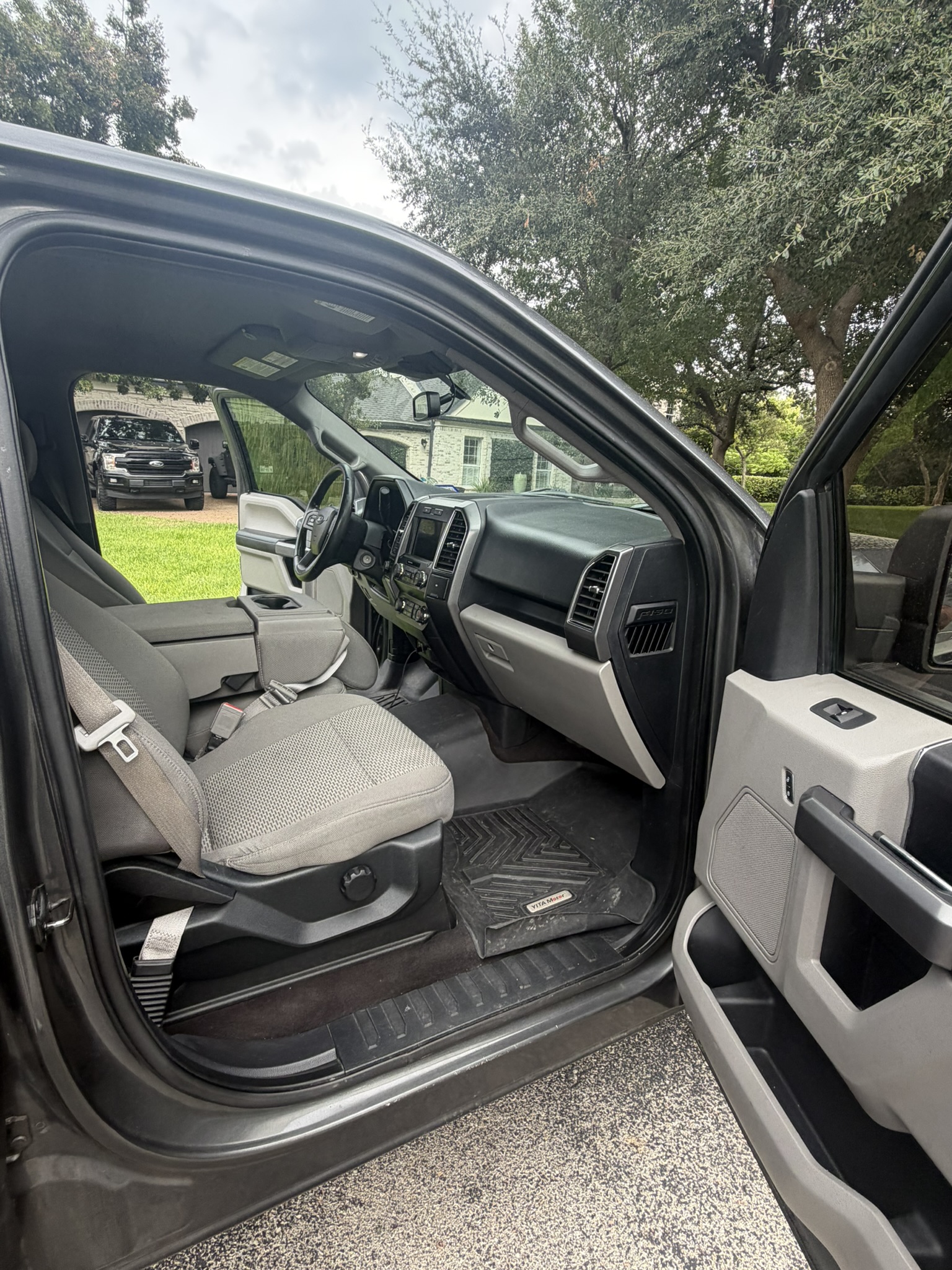 Used 2020 Ford F150 XLT w/ Equipment Group 301A Mid AWD/4WD image 13