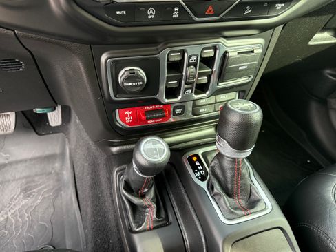 Used 2019 Jeep Wrangler Unlimited Rubicon image 17