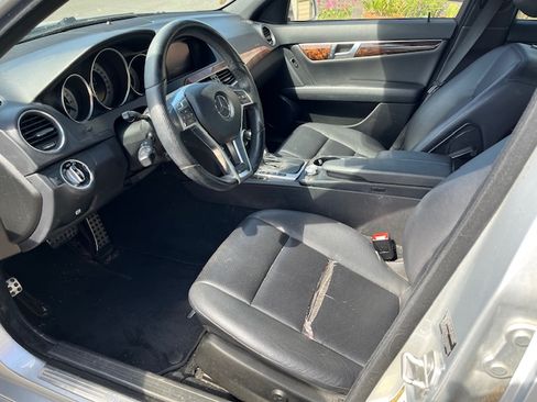 Used 2012 Mercedes-Benz C 250 Sedan image 15