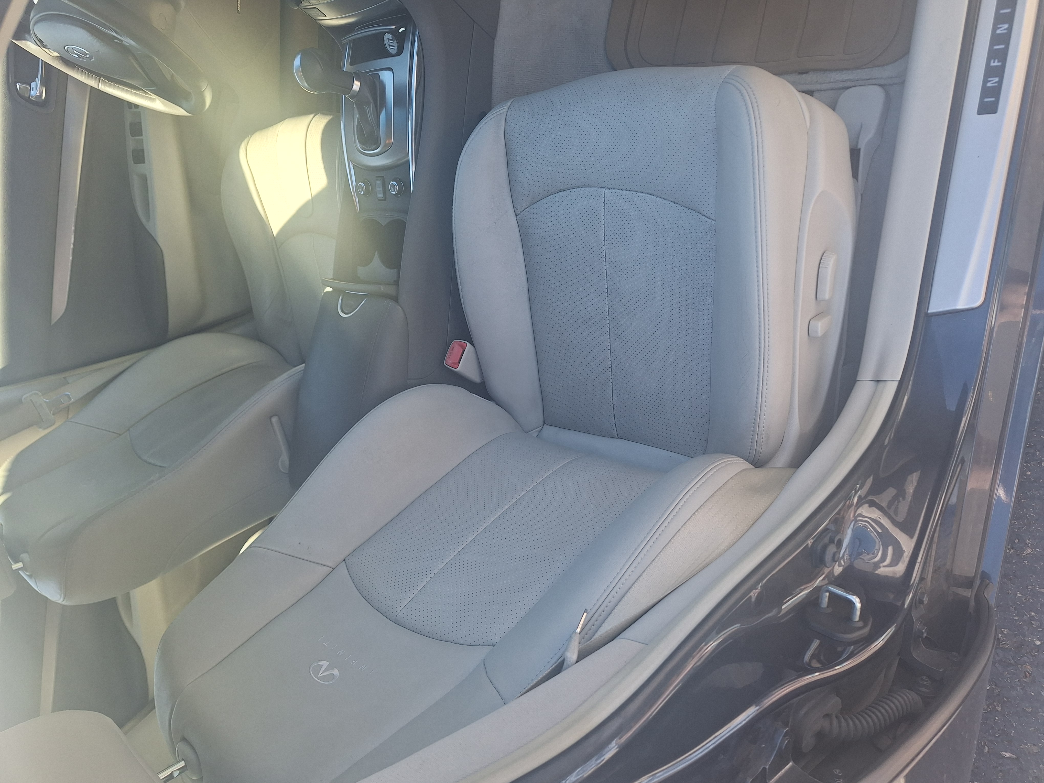 Used 2013 INFINITI G37 x Sedan w/ Premium Pkg AWD/4WD image 9