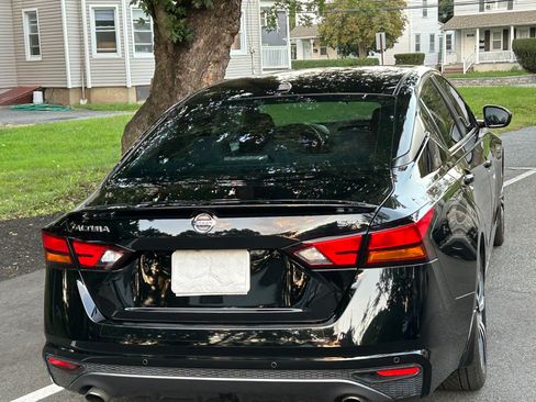 Used 2020 Nissan Altima 2.5 SR FWD image 6