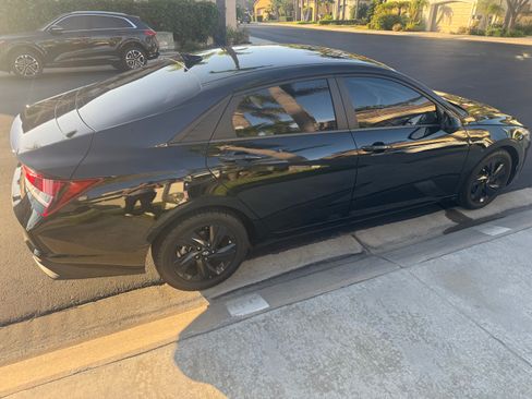 Used 2022 Hyundai Elantra SEL w/ Cargo Package FWD image 6