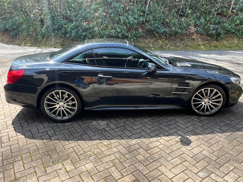 Used 2017 Mercedes-Benz SL 550 image 5