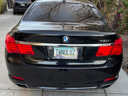 Used 2009 BMW 750i image 8