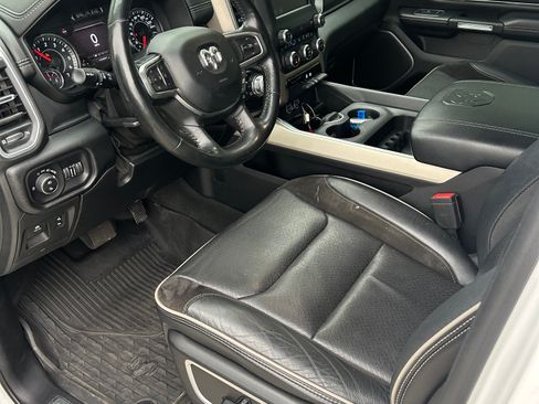 Used 2020 RAM 1500 Laramie AWD/4WD image 9