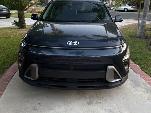 Used 2024 Hyundai Kona SEL FWD image 2