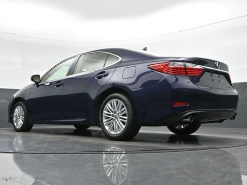 Used 2015 Lexus ES 350 w/ Luxury Package image 6
