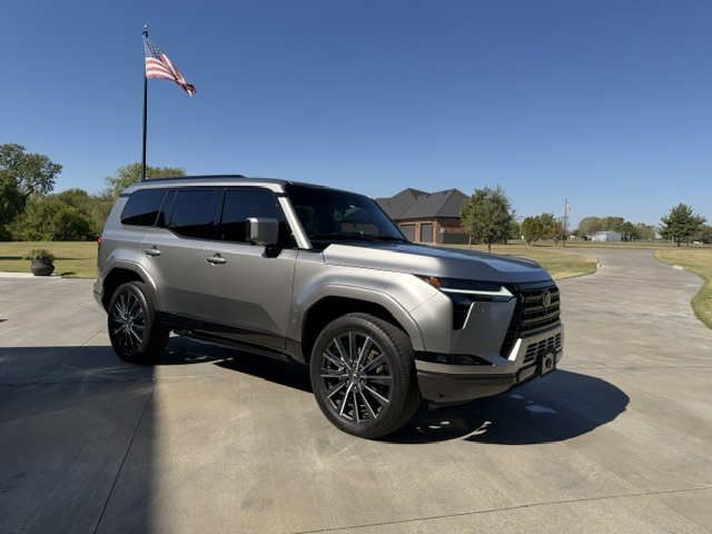 Used 2025 Lexus GX 550 w/ Accessory Package (Z1) AWD/4WD image 5