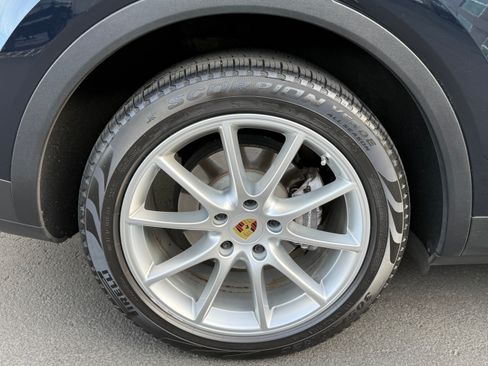 Used 2019 Porsche Cayenne image 10