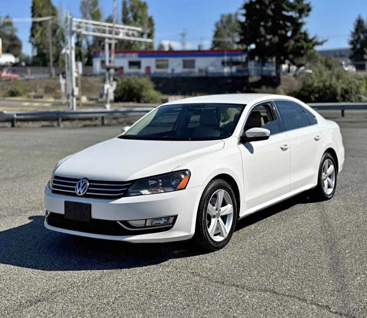 Used 2015 Volkswagen Passat 1.8T Limited Edition FWD image 1