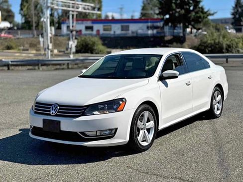 Used 2015 Volkswagen Passat 1.8T Limited Edition FWD image 1