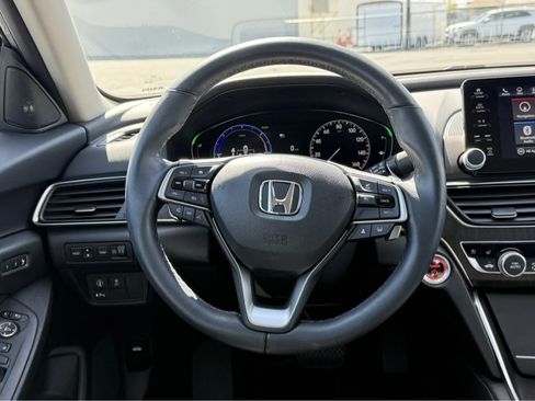 Used 2022 Honda Accord Touring image 6