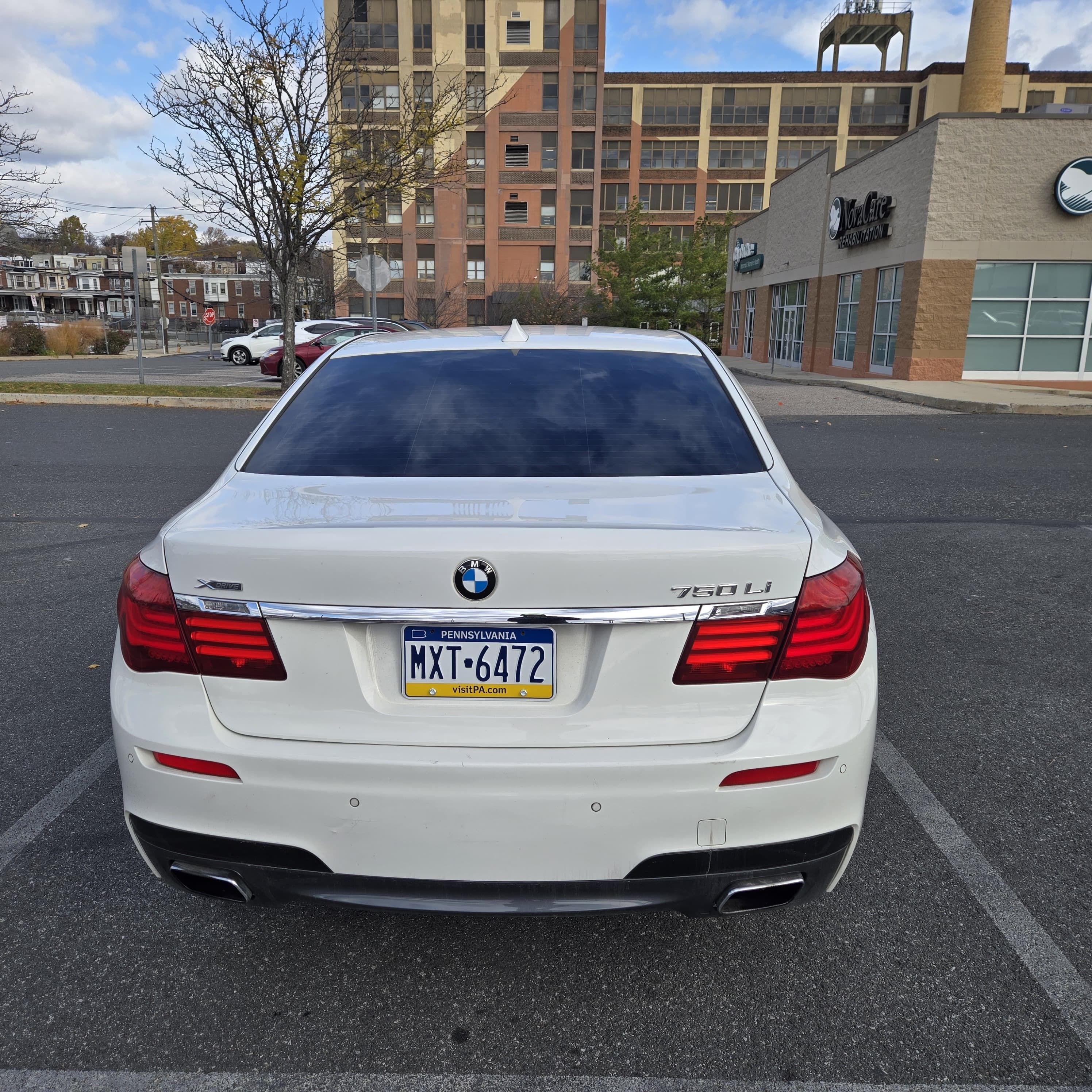 Used 2015 BMW 750Li xDrive AWD/4WD image 12