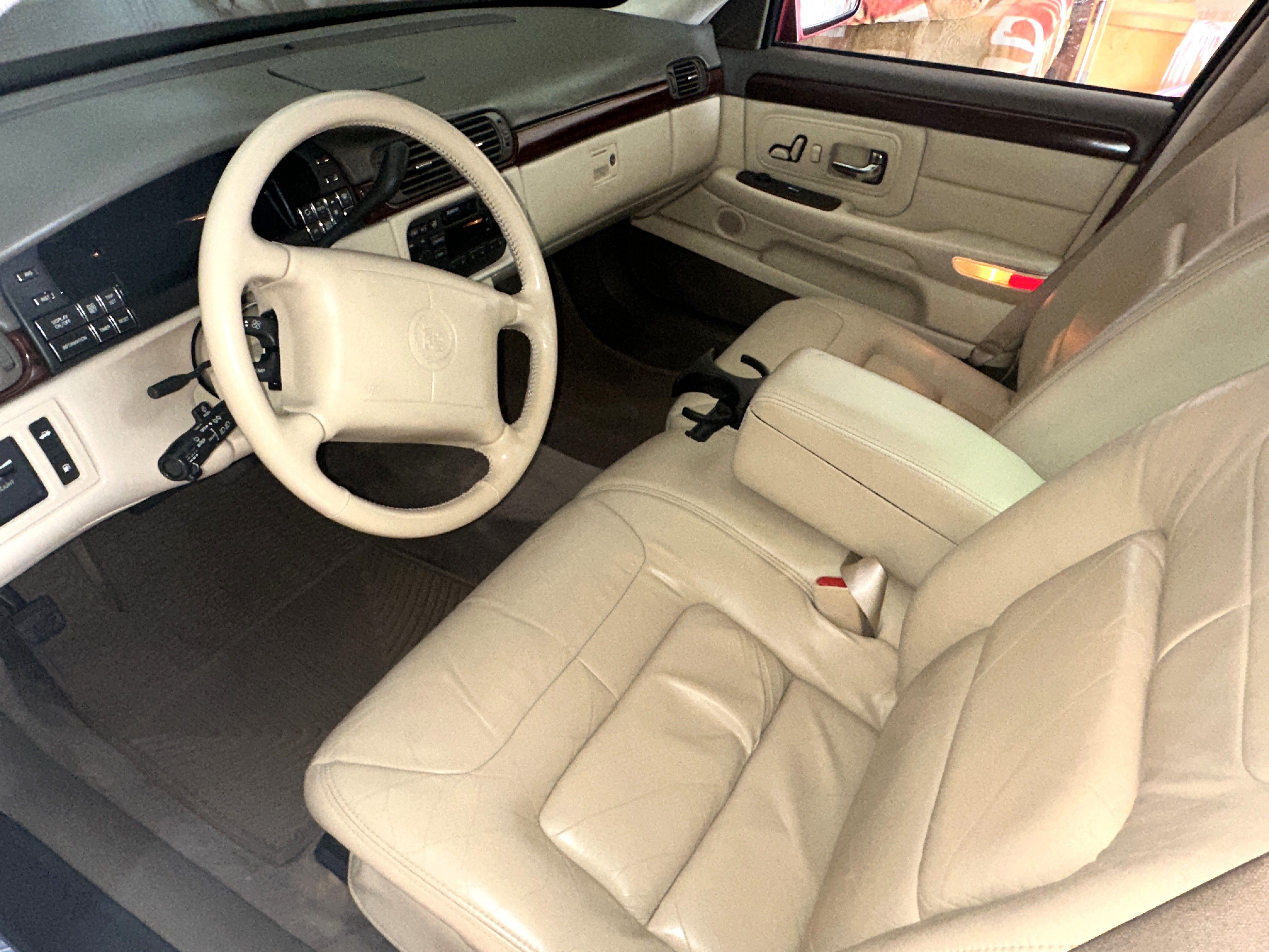 Used 1997 Cadillac De Ville Sedan FWD image 11
