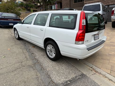 Used 2005 Volvo V70 2.4 image 6