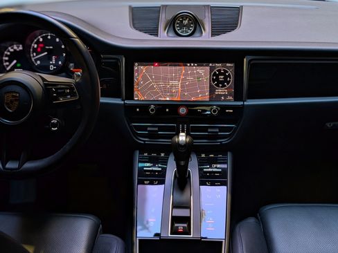 Used 2023 Porsche Macan S image 21