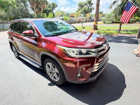 Used 2019 Toyota Highlander Limited Platinum FWD image 8