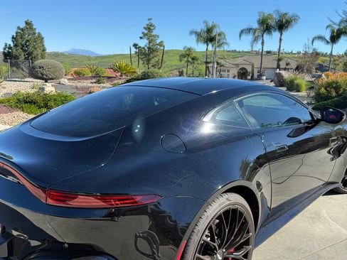 Used 2022 Aston Martin V8 Vantage Coupe image 8